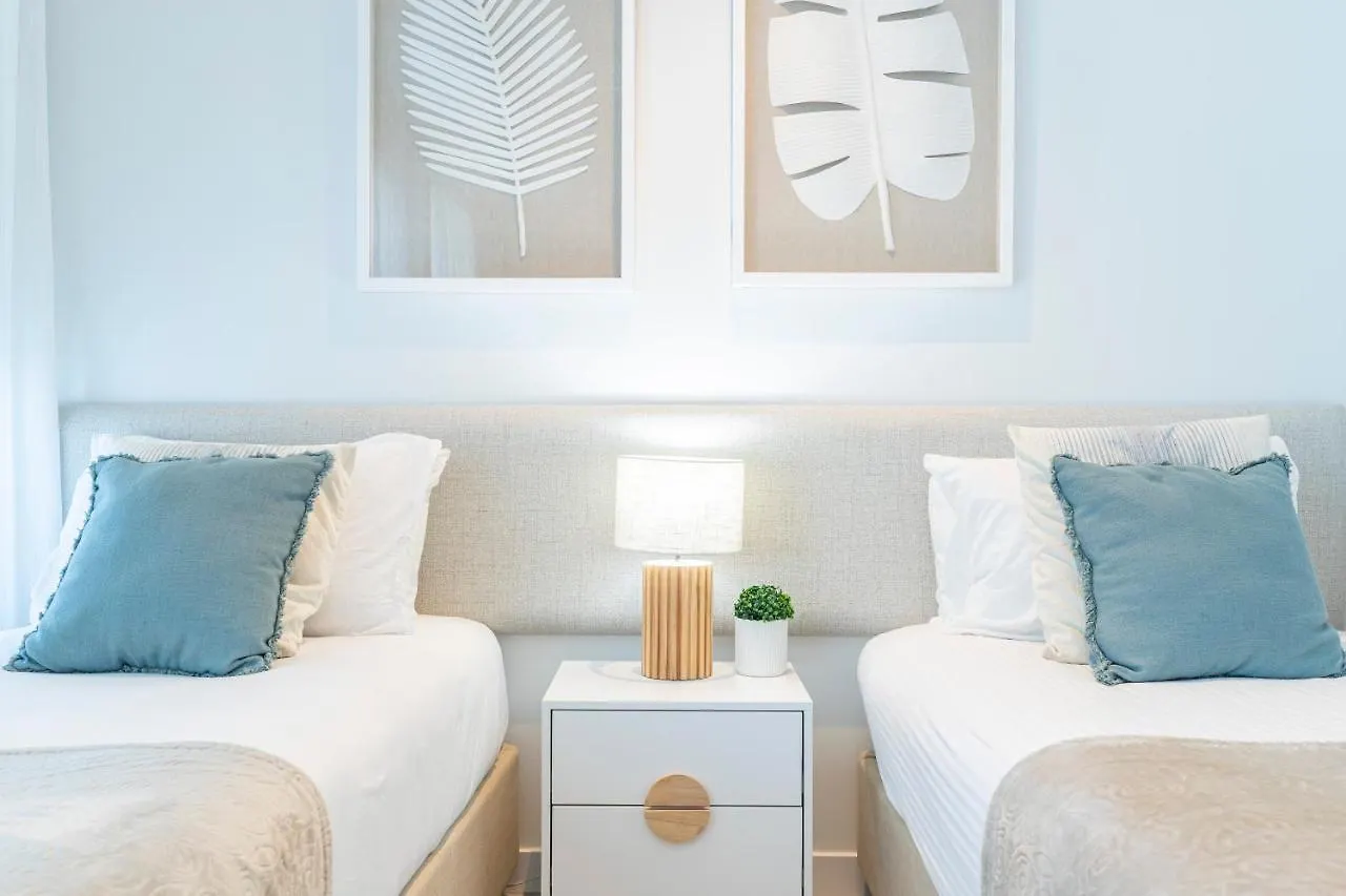 Oceanus Oasis At Bokarina Beach -Stunning Modern Coastal Apartment Кавана-Уотерс