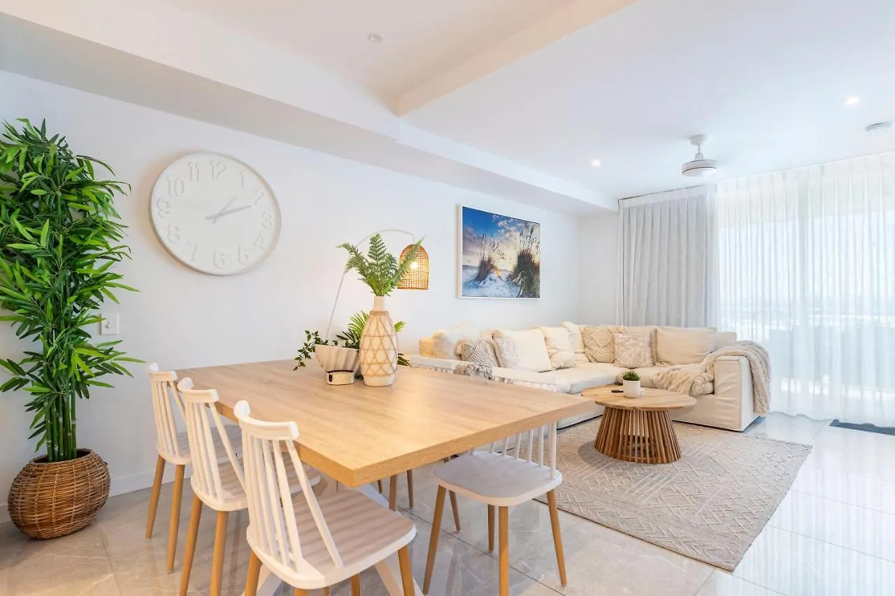 Oceanus Oasis At Bokarina Beach -Stunning Modern Coastal Apartment Кавана-Уотерс